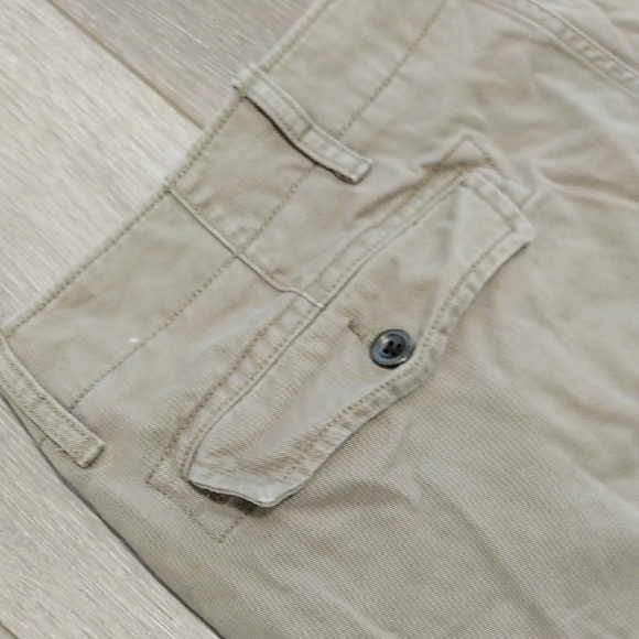 Levi's Men's Khaki Cargo Shorts - Picture 11 of 13